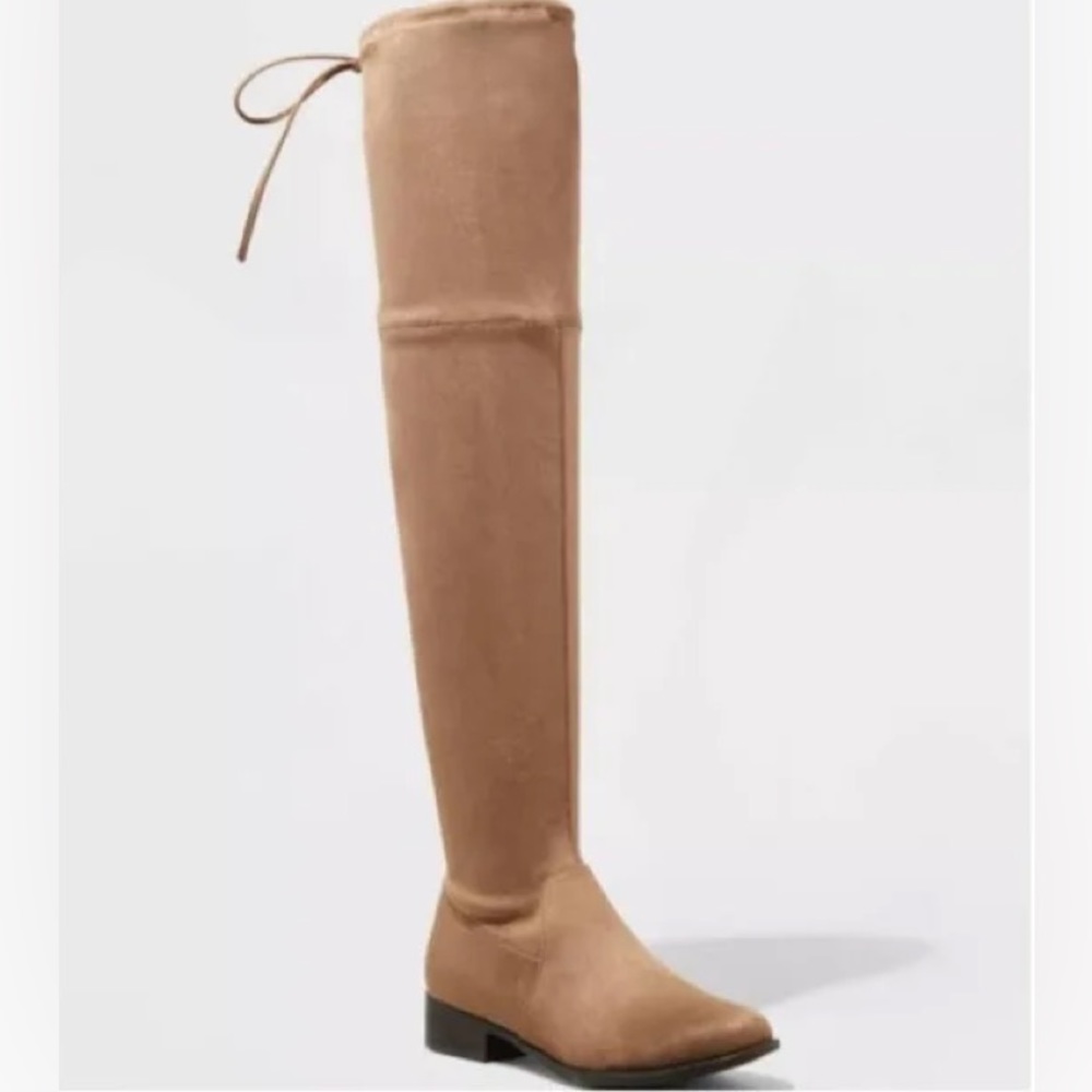 NWT Knee high boots, taupe